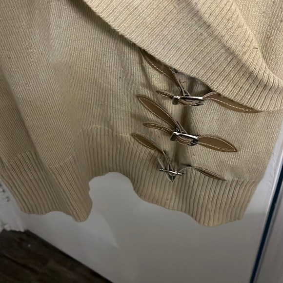 SALE!!! SIRENS SWEATER  5/25!!🔥🔥🔥🔥 - Picture 3 of 9